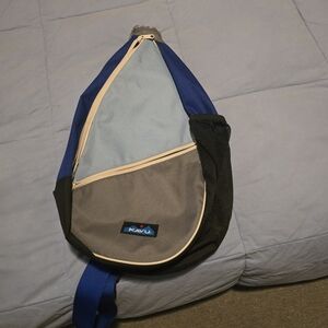Kavu Two-Tone Sling Backpack - Blue and Gray